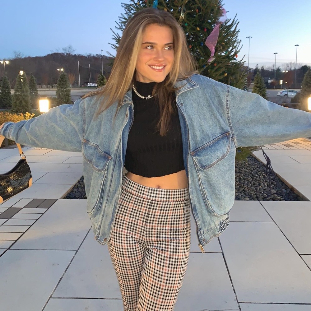 Meet your Posher, Reagan